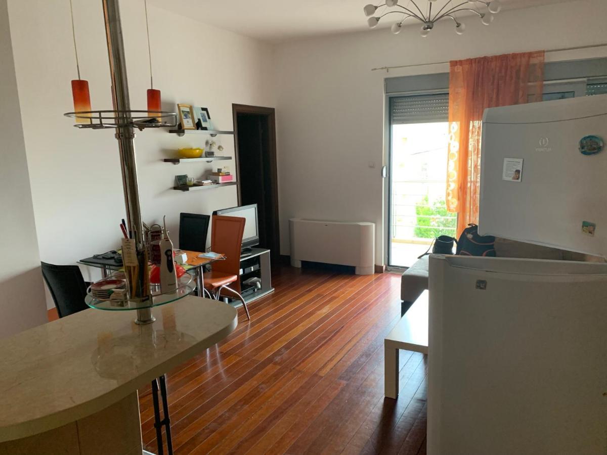 Apartment With Swimmingpool, Seaview And Large Terrace, 1St Floor, Min 2 Persons Dobrota Ngoại thất bức ảnh